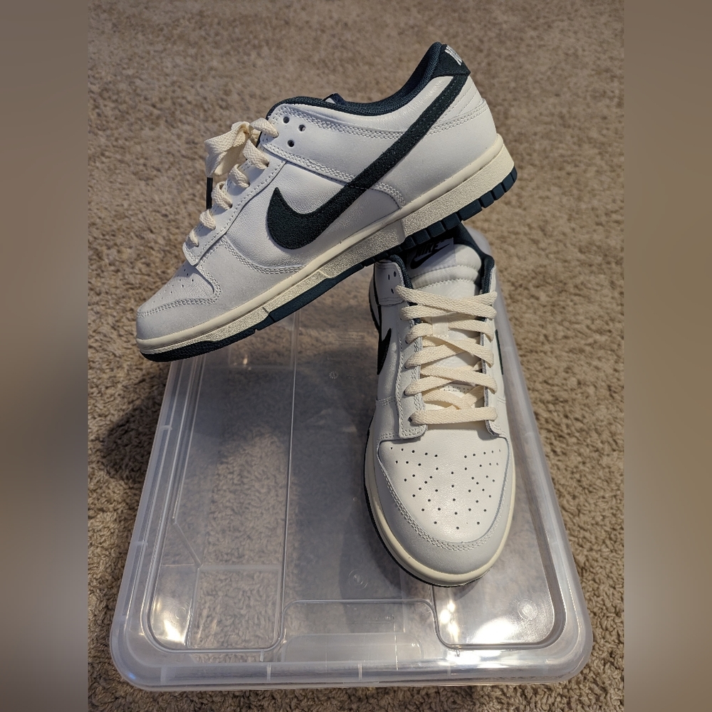 NIKE DUNK LOW
